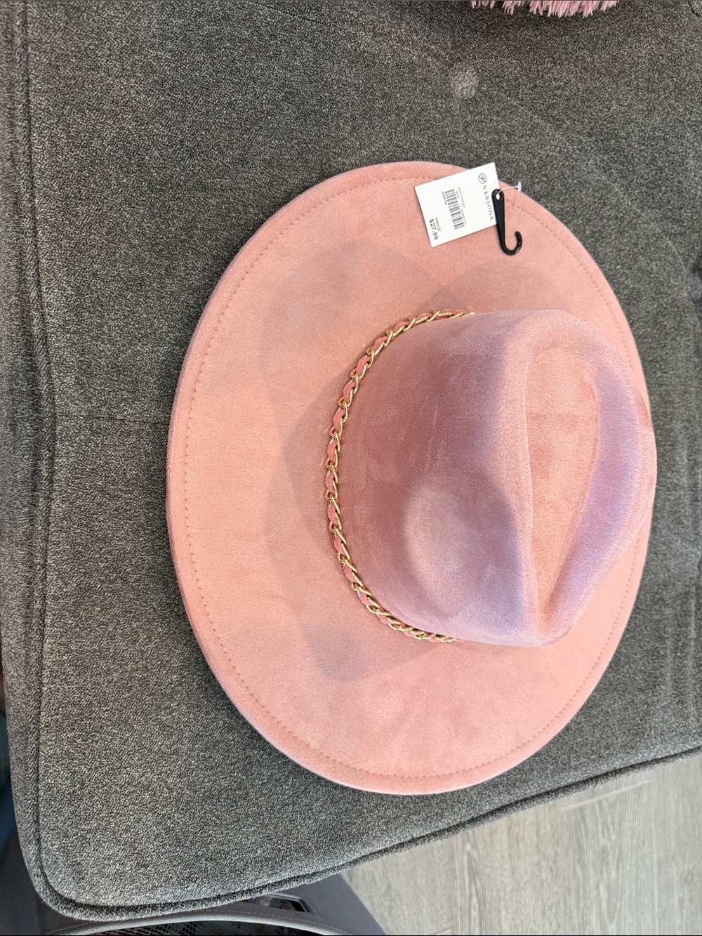 Versona Pink Felt Wide-Brim Hat with Gold Chain